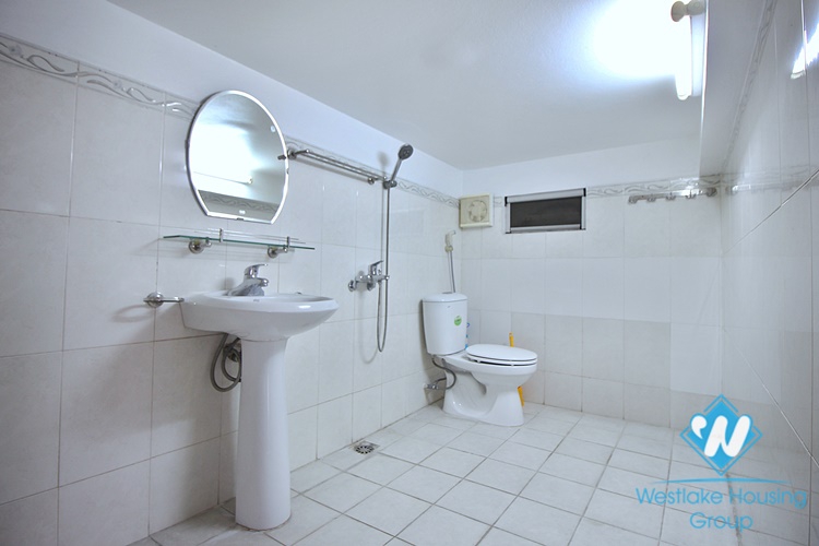 Lake view - House for rent in Tay Ho District